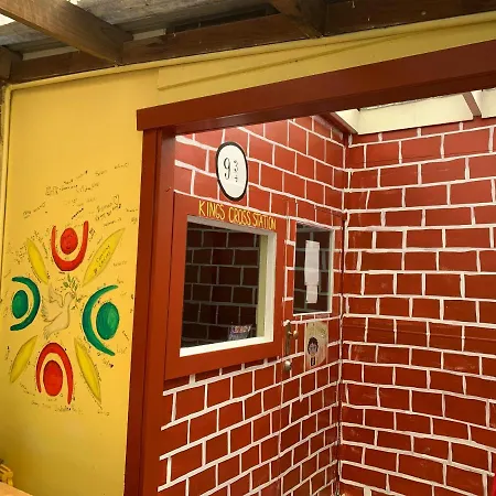 Strahan Backpackers Exterior photo