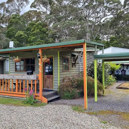 Strahan Backpackers Exterior photo
