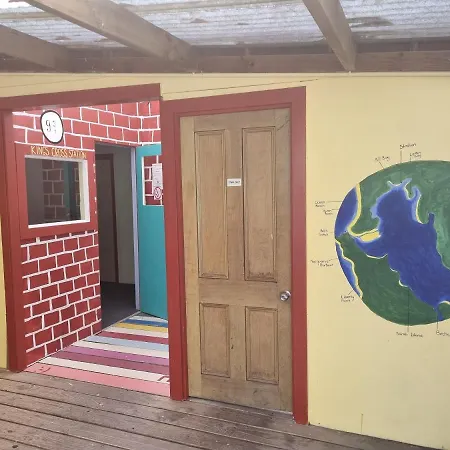 Strahan Backpackers Exterior photo