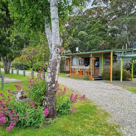 Strahan Backpackers Exterior photo
