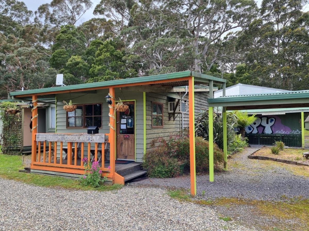 Backpackers * Strahan